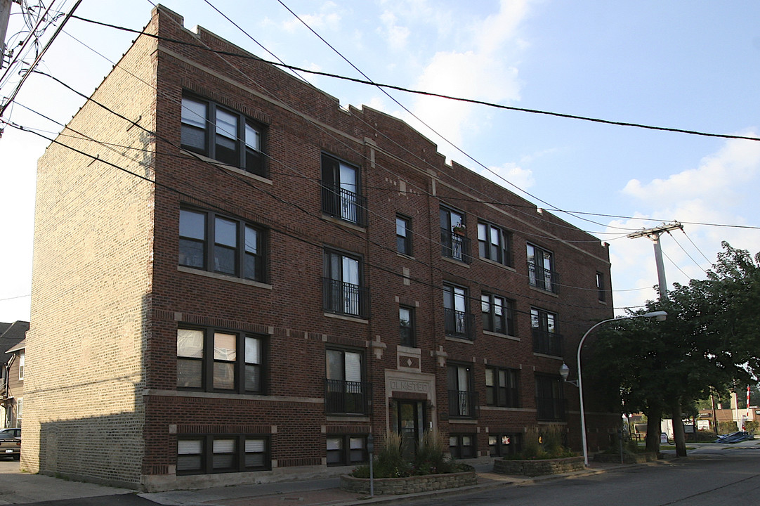 6677--6679 N Oliphant Ave in Chicago, IL - Building Photo