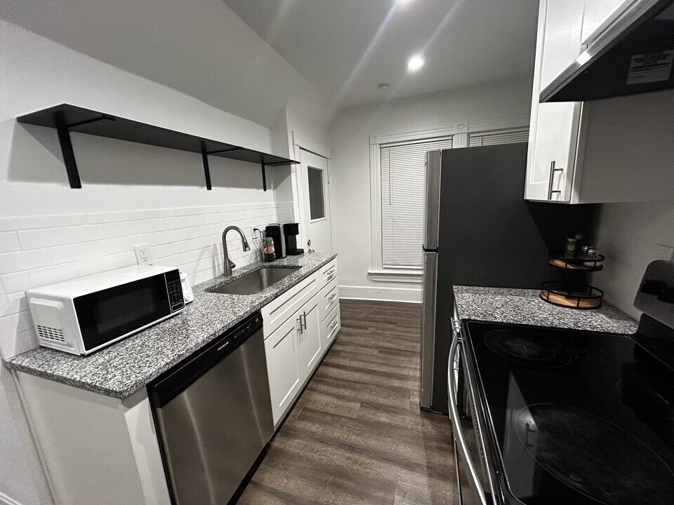 2215 W Broadway Ave, Unit 3 in Spokane, WA - Foto de edificio