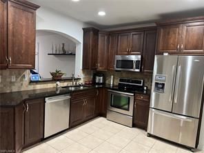 9579 Roundstone Cir in Ft. Myers, FL - Building Photo - Building Photo