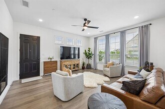 7035 Granbury Ln in Grand Prairie, TX - Building Photo - Building Photo