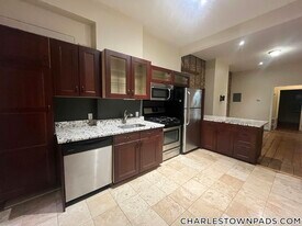 28 Parker St, Unit 1 in Boston, MA - Building Photo