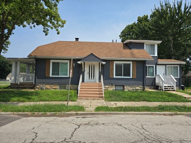 property at 2115 W 43rd Ave