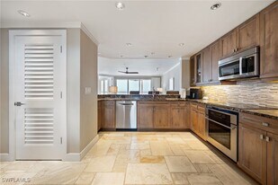 265 Barefoot Beach Blvd in Bonita Springs, FL - Building Photo