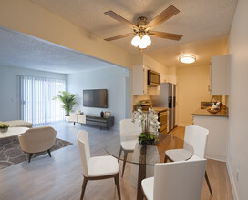 Downey Pointe Apartments in Downey, CA - Building Photo - Building Photo