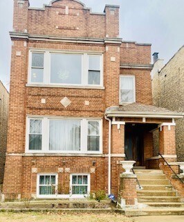4935 W Cornelia Ave in Chicago, IL - Foto de edificio