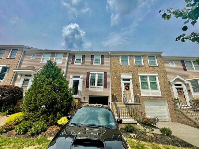 property at 425 Parkridge Ln