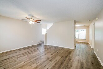 1424 Dew Bloom Rd in Valrico, FL - Building Photo - Building Photo