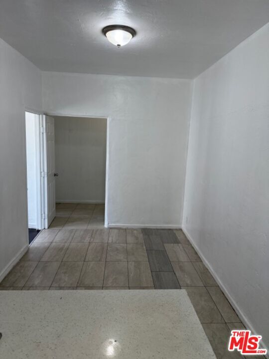 1321 W Martin Luther King Jr Blvd in Los Angeles, CA - Building Photo - Building Photo