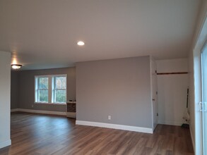 17 Dickey Ln in Bowdoin, ME - Building Photo - Building Photo