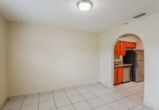 7420 Johnson St in Hollywood, FL - Foto de edificio - Building Photo