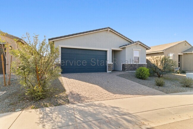 8629 W Warner St in Tolleson, AZ - Building Photo - Building Photo