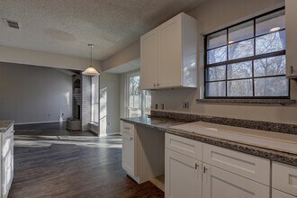 213 Pecan St in Azle, TX - Building Photo - Building Photo
