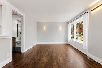 2340 N 58th St in Seattle, WA - Building Photo - Building Photo