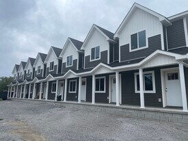 1055 Gordon Hill Pike, Unit 4 in Corbin, KY - Building Photo