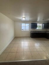 232 W 91st St in Los Angeles, CA - Foto de edificio - Building Photo