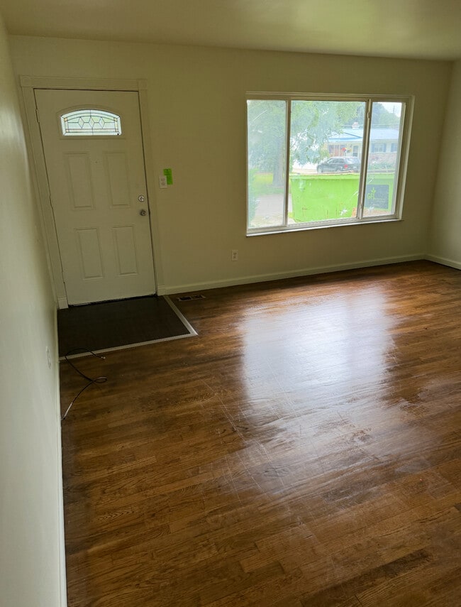 3125 Mc Clure Ave in Flint, MI - Building Photo - Building Photo
