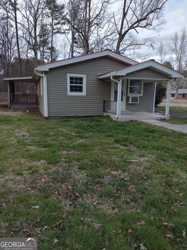 property at 1113 New Rosedale Rd NE