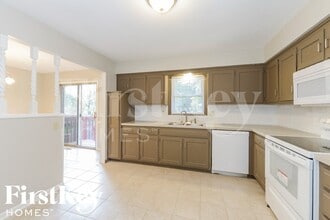 909 NE 81st St in Kansas City, MO - Building Photo - Building Photo