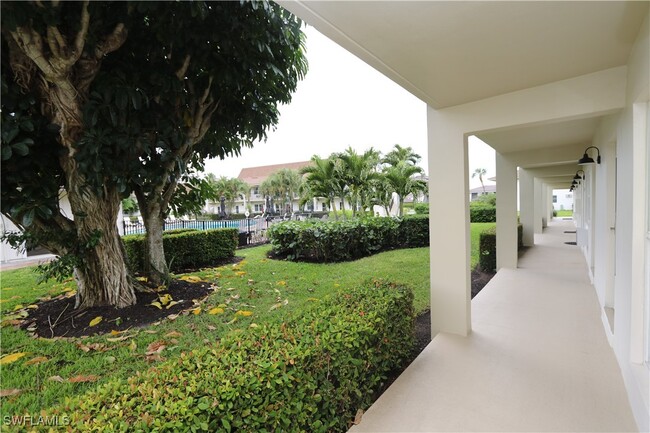 235 Seaview Ct in Marco Island, FL - Building Photo - Building Photo