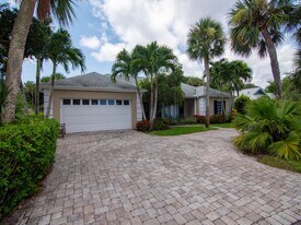 1425 Treasure Cove Ln in Vero Beach, FL - Building Photo