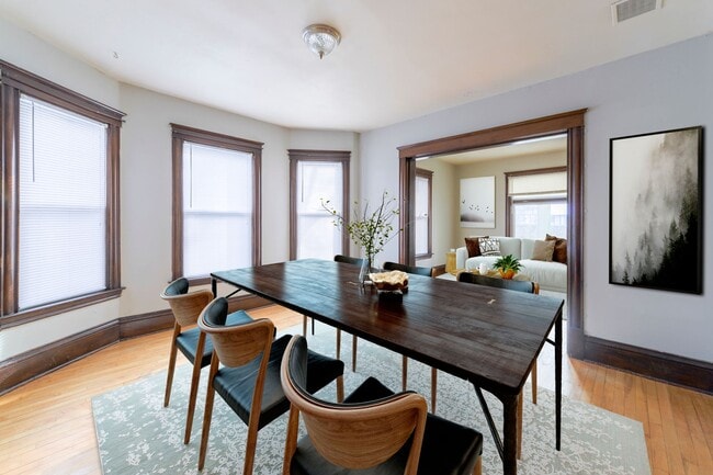 2212 Glenwood Ave in Minneapolis, MN - Building Photo - Building Photo