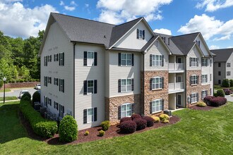 Tatton Park Apartments in Winston-Salem, NC - Building Photo - Building Photo