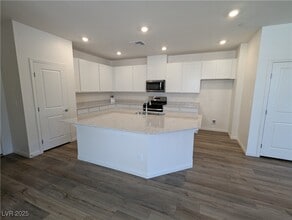 3448 Covilha Ln in Henderson, NV - Building Photo - Building Photo