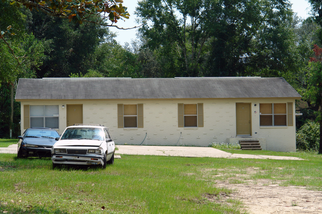 201 Marquette Ave in Valparaiso, FL - Foto de edificio