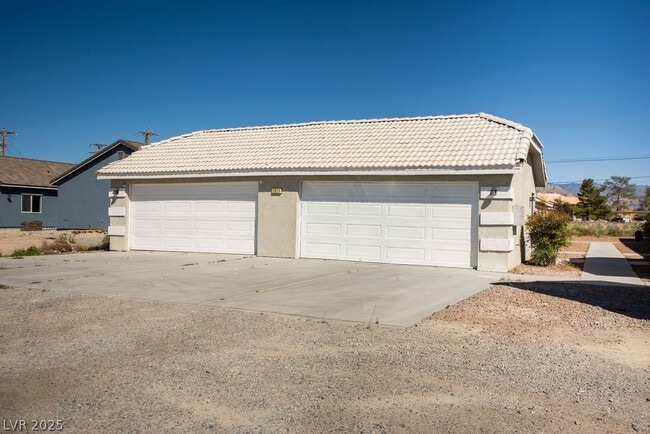 property at 2021 S Dandelion St