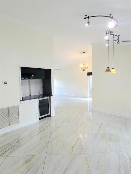 531 SW 167th Terrace in Weston, FL - Foto de edificio - Building Photo