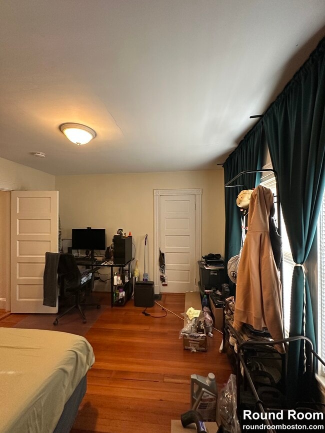 31 Hobson St, Unit 3 in Boston, MA - Foto de edificio - Building Photo