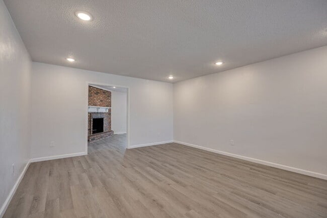 1452 NW 91st St in Oklahoma City, OK - Foto de edificio - Building Photo