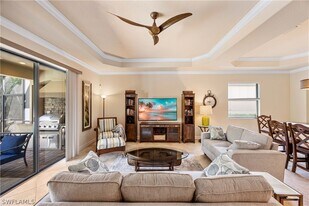 9234 Veneto Pl in Naples, FL - Building Photo