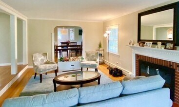 137 Shade St in Lexington, MA - Building Photo - Building Photo