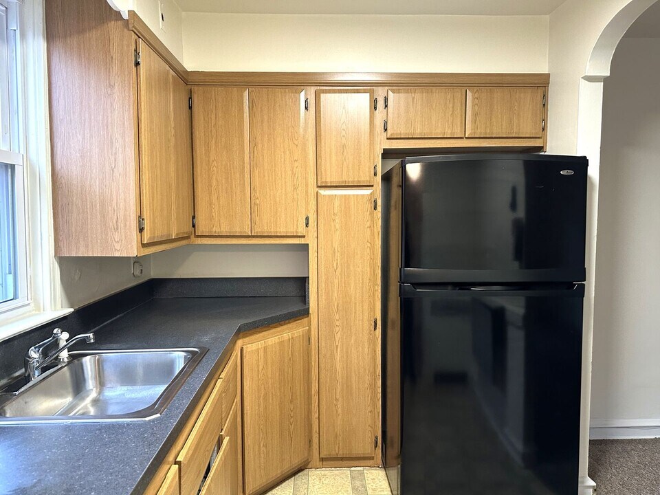 4934 Wynnefield Ave in Philadelphia, PA - Building Photo