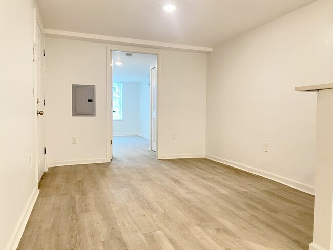 205 8th St in Jersey City, NJ - Building Photo - Building Photo