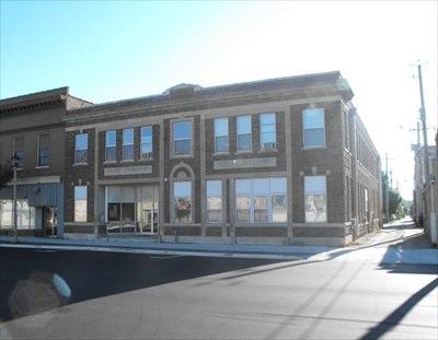 Civic Arms Apartments in South Milwaukee, WI - Foto de edificio