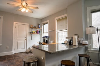 108 Hillside St, Unit #3 in Boston, MA - Foto de edificio - Building Photo