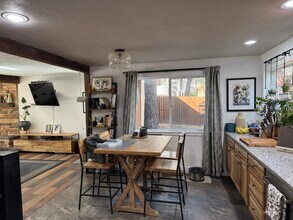 270 Spruce Ln in Big Bear, CA - Building Photo - Building Photo