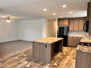 10909 Lambelle Ct in Ira, MI - Foto de edificio - Building Photo
