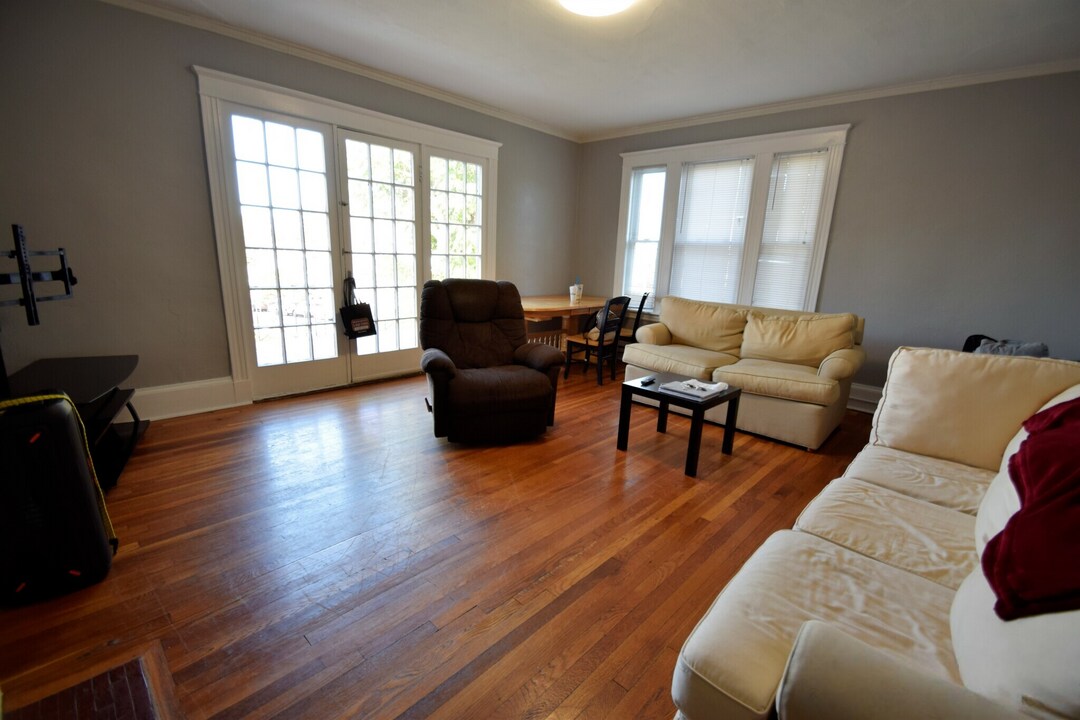 231 Chestnut Hill Ave, Unit 2 in Boston, MA - Building Photo