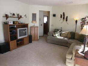 7424 Grandview Ct in Carpentersville, IL - Building Photo - Building Photo