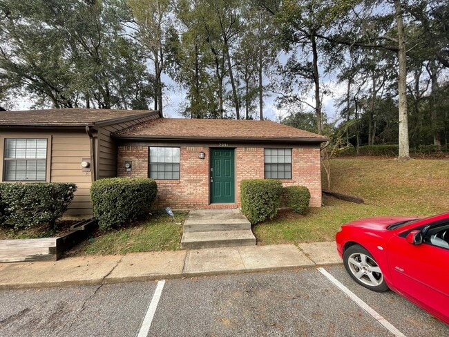 property at 2001 Continental Ave