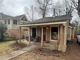 218 E Maple St in Fayetteville, AR - Building Photo