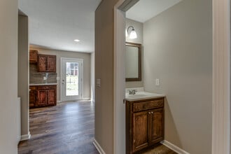 317 N Diagonal St in Decherd, TN - Building Photo - Building Photo