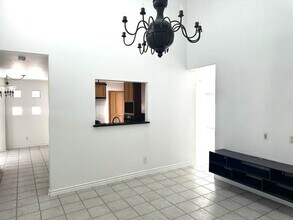 308 Cambridge Loop in Laredo, TX - Building Photo - Building Photo