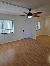 8065 SW 107th Ave in Miami, FL - Building Photo - Building Photo