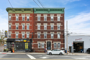 3605 Vernon Blvd in Astoria, NY - Foto de edificio - Primary Photo