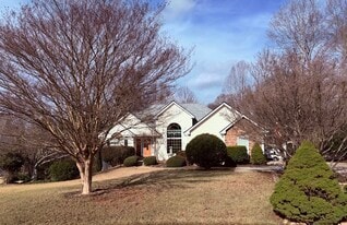 7218 Timber Trl, Unit 1 in Cumming, GA - Building Photo