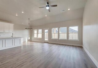 100 Hackberry Ln in Roanoke, TX - Building Photo - Building Photo